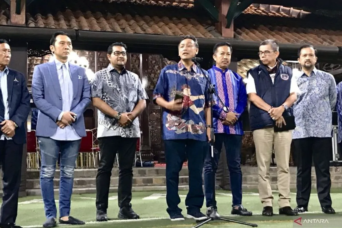 Sekretaris Majelis Tinggi Partai Demokrat Andi Alfian Mallarangeng mengumumkan secara resmi Partai Demokrat mencabut dukungan kepada Anies Baswedan saat jumpa pers di Puri Cikeas, Bogor, Jawa Barat, Jumat (1/9/2023). (ANTARA/Genta Tenri Mawangi)