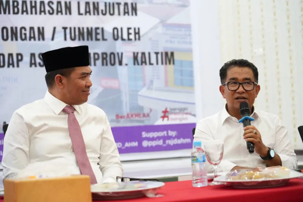 Wali Kota Andi Harun (kiri) dan Pj Gubernur Akmal Malik (kanan) saat melanjutkan pembahasan mengenai proyek Terowongan Samarinda