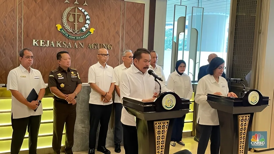 Foto: Jaksa Agung Sanitiar Burhanuddin menerima secara resmi laporan dari Menkeu Sri Mulyani atas 4 debitor bermasalah. (Istimewa)
