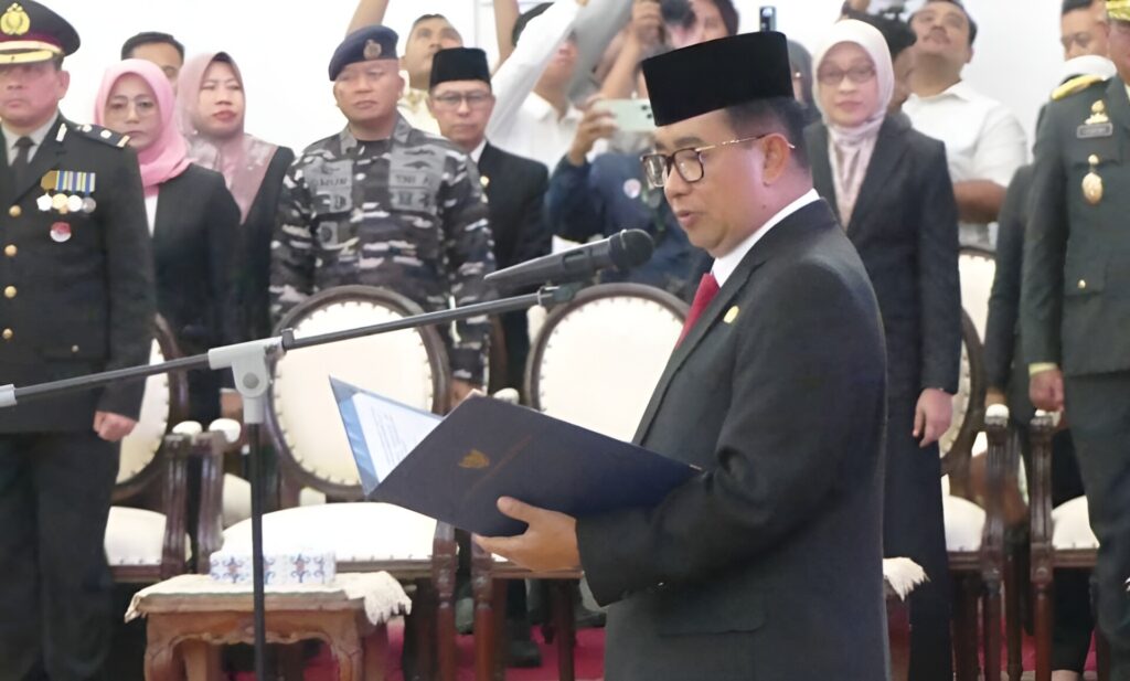 Foto: Pelantikan Enam Pjs oleh Pj Gubernur Akmal Malik.