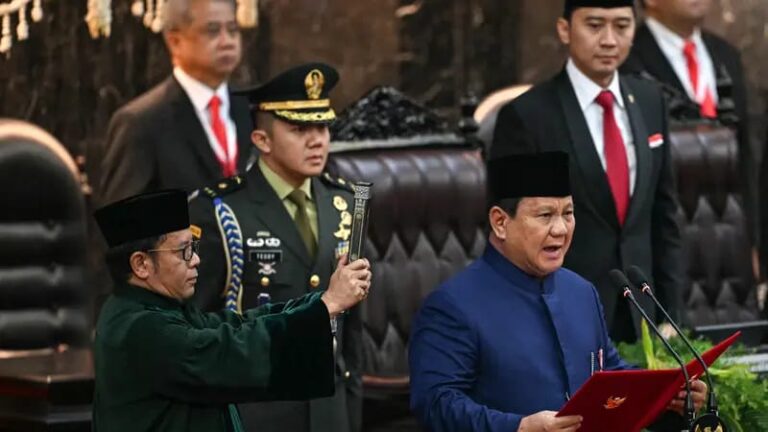 Foto: Prabowo mengucapkan sumpah sebagai Presiden Republik Indonesia.
