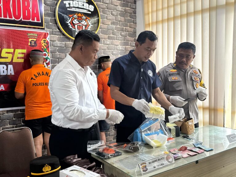 Foto: Rilis pers Satresnarkoba Polres Kukar terkait penangkapan kasus narkotika di Kecamatan Samboja