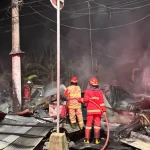 Lima Kios Pasar Mandiri Tradisional Muara Jawa Ludes Terbakar, Kerugian Ditaksir Capai Rp600 Juta